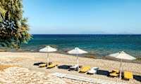 Stranden ca. 30 meter fra hotellet