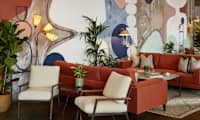 Lobby-lounge