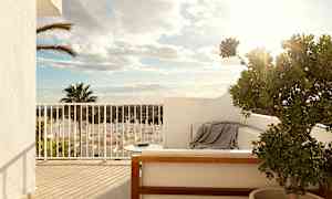 En solrik terrasse med hvite vegger, møbler, en plante i potte og utsikt over hus og trær. (AI-generert tekst)