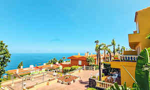 2-romsleilighet i bungalow med begrenset havutsikt