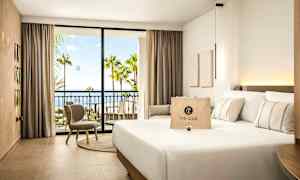 Juniorsuite med balkong og begrenset havutsikt