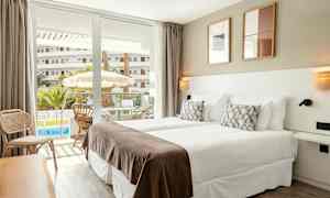 Prime Pool Suite 1 rom med direkte utgang til delt, privat basseng