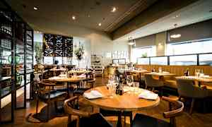 À la carte-restaurant med italienske og internasjonale retter