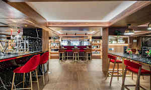 Kombinert bar og restaurant