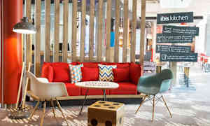 Lobby-lounge