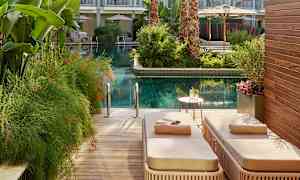 Dobbeltrom med direkte utgang til felles basseng