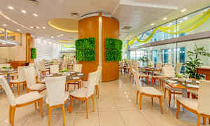 Bufférestaurant med lokale og internasjonale retter