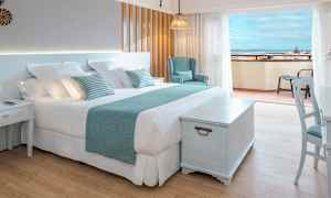 Dobbeltrom med begrenset havutsikt