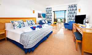 Dobbeltrom superior med havutsikt