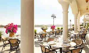 Restaurant på strandpromenaden