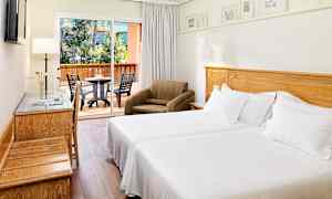 Dobbeltrom mot bassengområdet