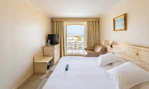 Dobbeltrom deluxe med havutsikt