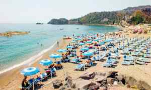 Beach Club, ca. 1,5 km fra hotellet