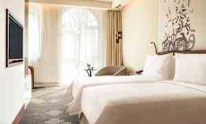 Dobbeltrom deluxe mot omgivelsene