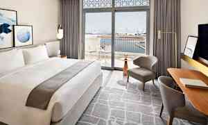 Dobbeltrom Deluxe med balkong og utsikt mot marinaen