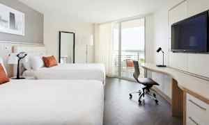 Dobbeltrom med balkong og havutsikt