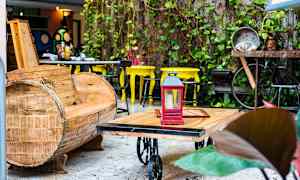 Kombinert restaurant og bar