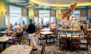 En av to restauranter på hotellet.