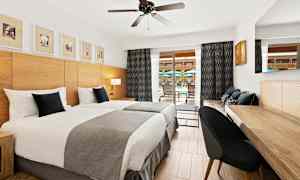 Dobbeltrom med direkte utgang til basseng