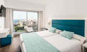 Dobbeltrom med havutsikt