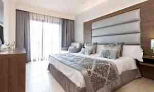 Dobbeltrom med balkong i de øverste etasjene