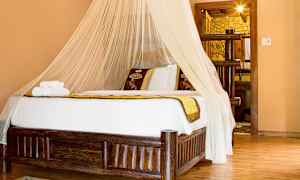 Dobbeltrom med balkong og utsikt mot elven