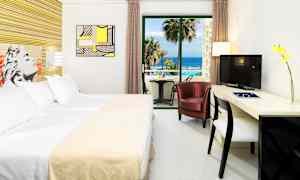 Dobbeltrom med havutsikt