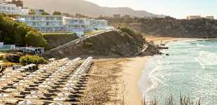 Stranden nedenfor Sunwing Makrigialos Beach og Ocean Beach Club