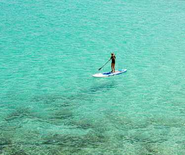 En liten tur på havet med SUP