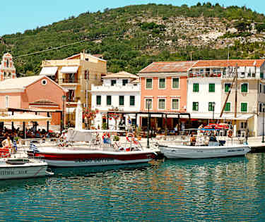 Paxos og Anti Paxos med herlige badestopp