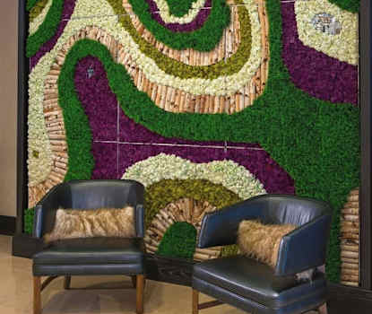 Lobby-lounge