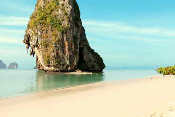 Phra Nang Beach, som ligger inntil Railay Beach, Krabi