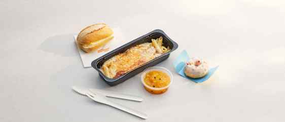 Flymat hos Sunclass Airlines; Barnemeny med kjøttdeig og pasta