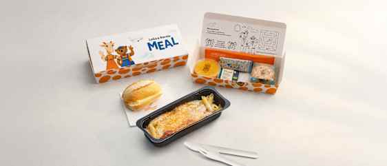 Flymat hos Sunclass Airlines; Barnemeny med kjøttdeig og pasta
