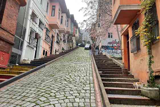 De pene gatene i Balat.
