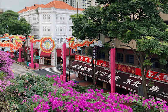Fargerik gate i Singapore