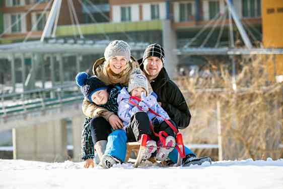 Familie på julemarked