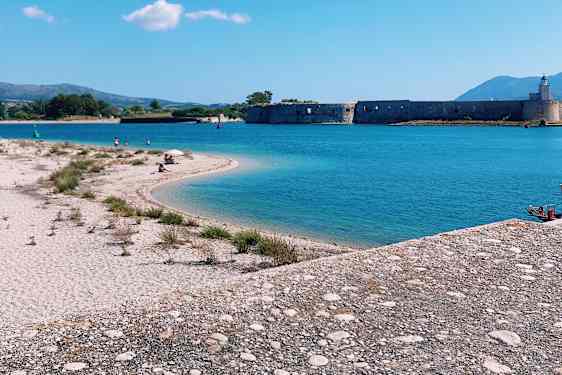 Lefkas city beach