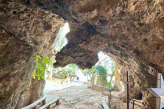 Grotten Saint John