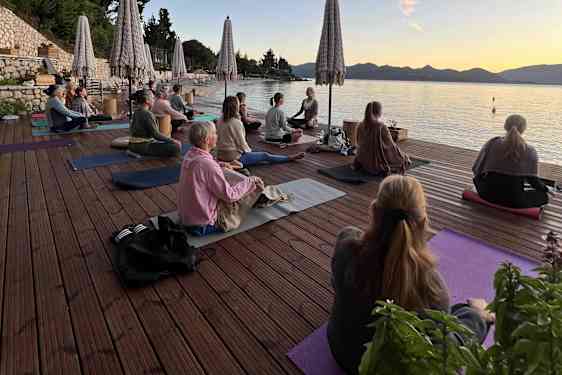 Rolig start på yogatimen