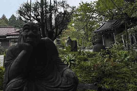 Steinfigurer i Hakone