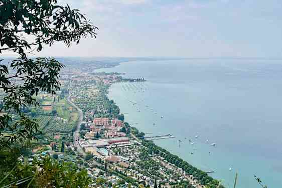 Utsikt mot Bardolino og Lazise