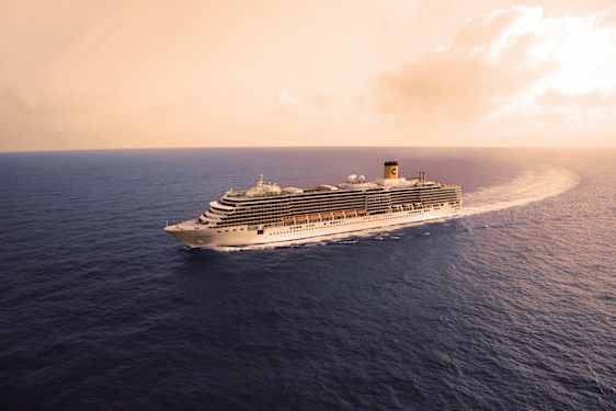 Cruiseskip på havet