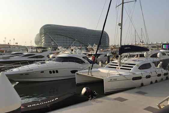 Reis med Ving på Formel-1 i Abu Dhabi