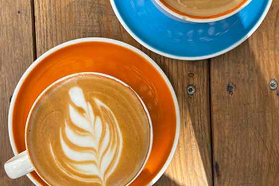To kaffekopper