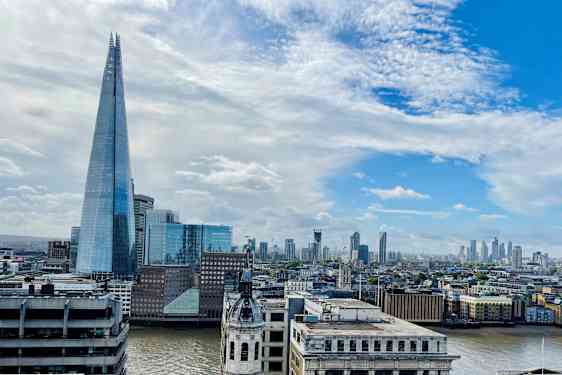 Utsikt til The Shard fra The Monument