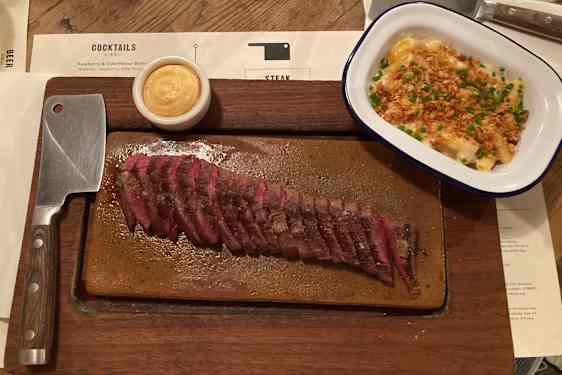 Flat Iron Steak med Truffled Macaroni Cheese