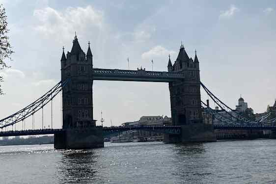 Silhuetten av London Bridge