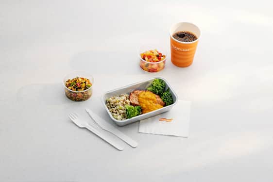 Flymat hos Sunclass Airlines; Kylling med ris, glutenfritt