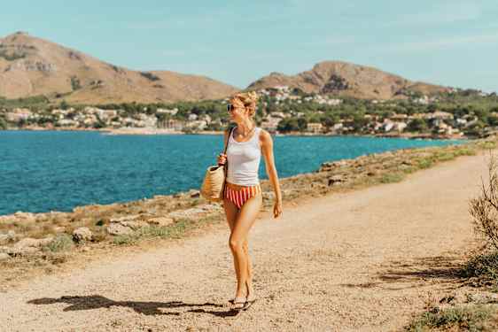 En man och kvinna tittar på varandra